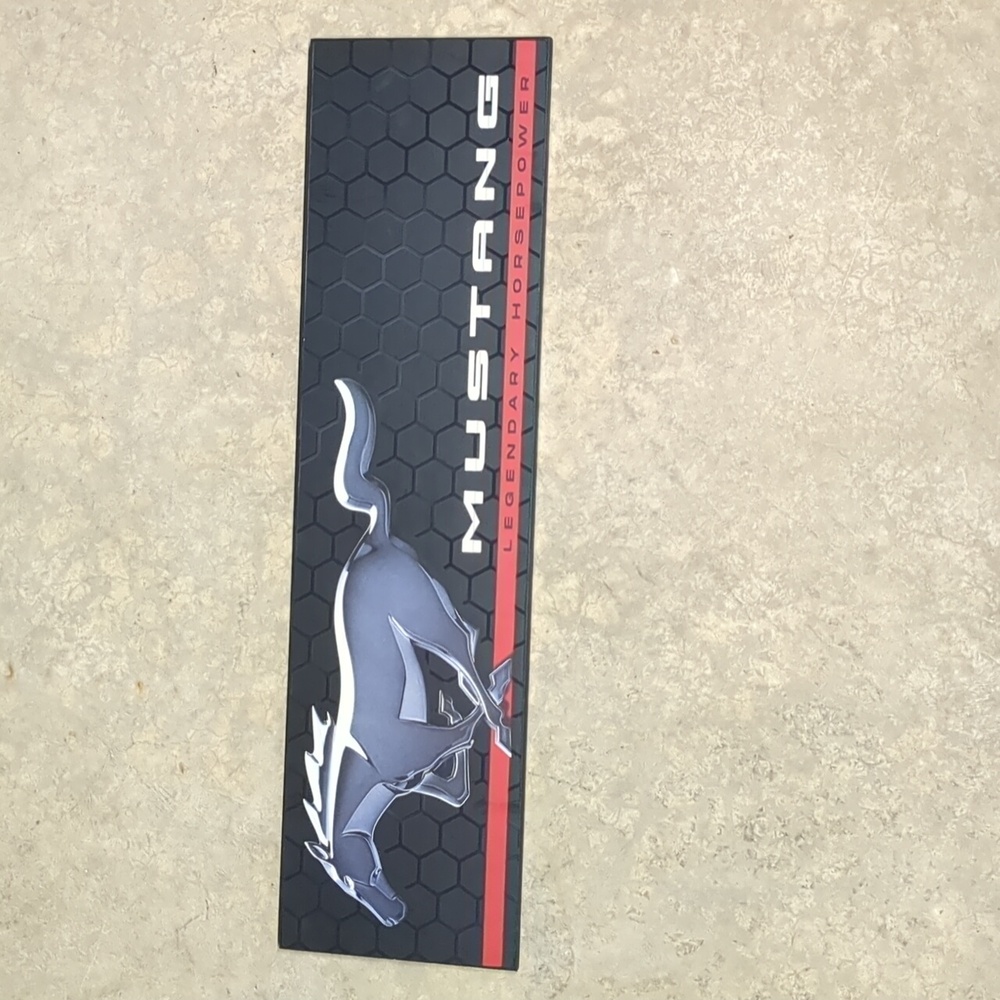 Mustang sign